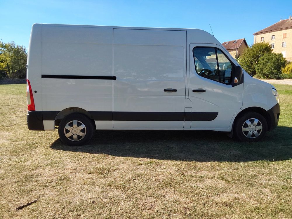 Interstar INTERSTAR FOURGON L2H2 3T5 2.3 DCI 150 S/S ACENTA 2024 occasion 38080 Saint-Marcel-Bel-Accueil