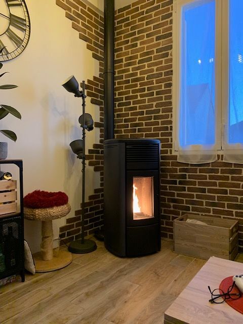 Po�le � Granul�s LUGANO r�servoir 28Kgs 2300 Linas (91)