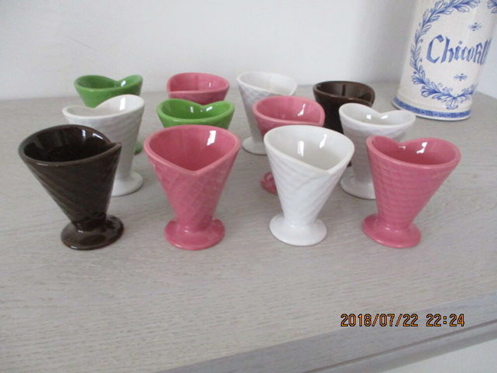 Douze petits cornets &agrave; glace Décoration