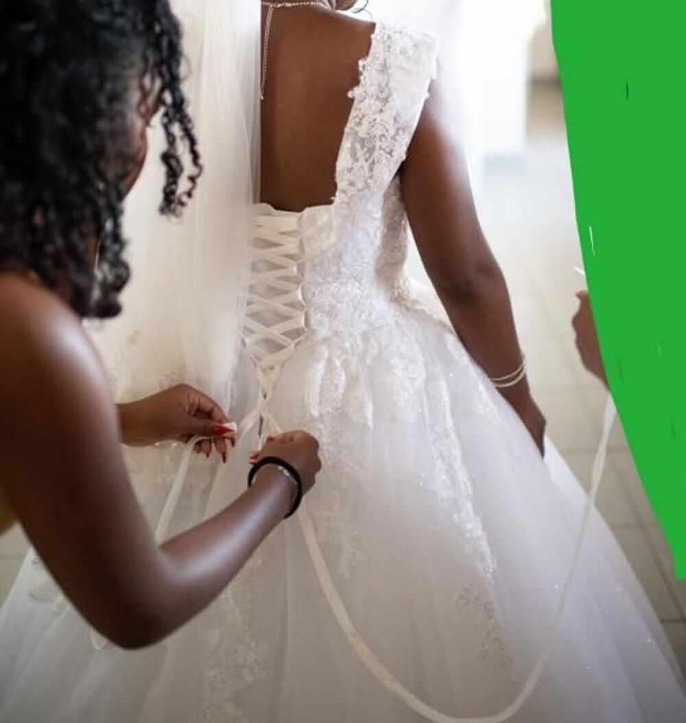 Robe de mari&eacute;e Vêtements