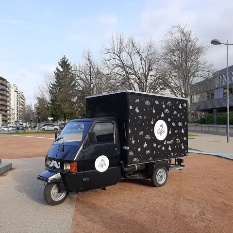Triporteur Piaggio APE 250cc Foodtruck 20990 42290 Sorbiers