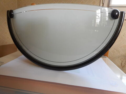 Appliques murales d'int�rieur. 8 Lons (64)