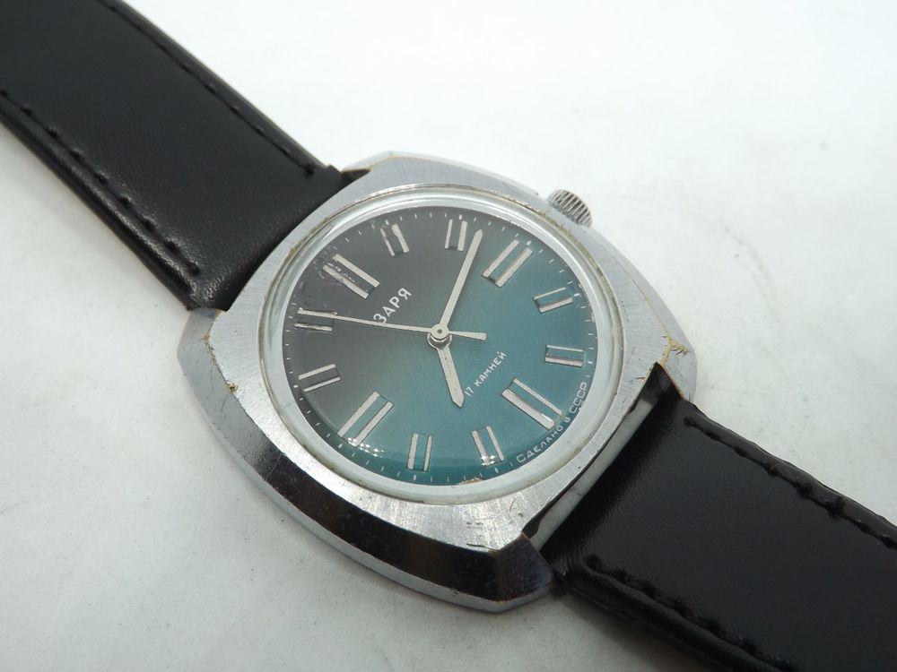 Montre sovi&eacute;tique Zaria cal.2009 remise en &eacute;tat 1970s Bijoux et montres