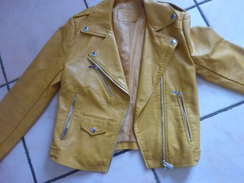 Joli petit  blouson  Perfecto  JENNYFER  NEUF   skai jaune 15 La Mulatire (69)