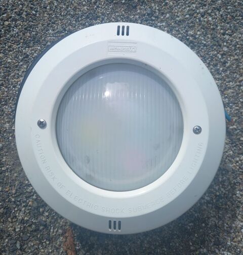 Projecteur piscine led multi couleur Castelsarrasin (82)