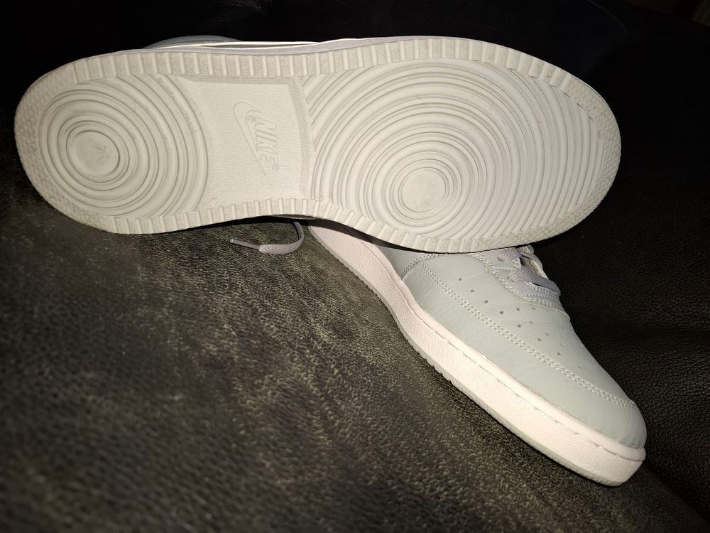V&eacute;ritable NIKE Chaussures