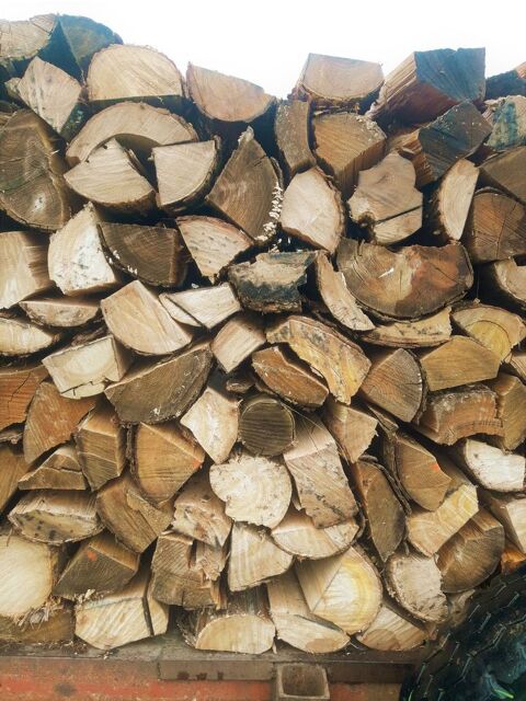 bois de chauffage, 45�/st�re 135 Mazeyrolles (24)
