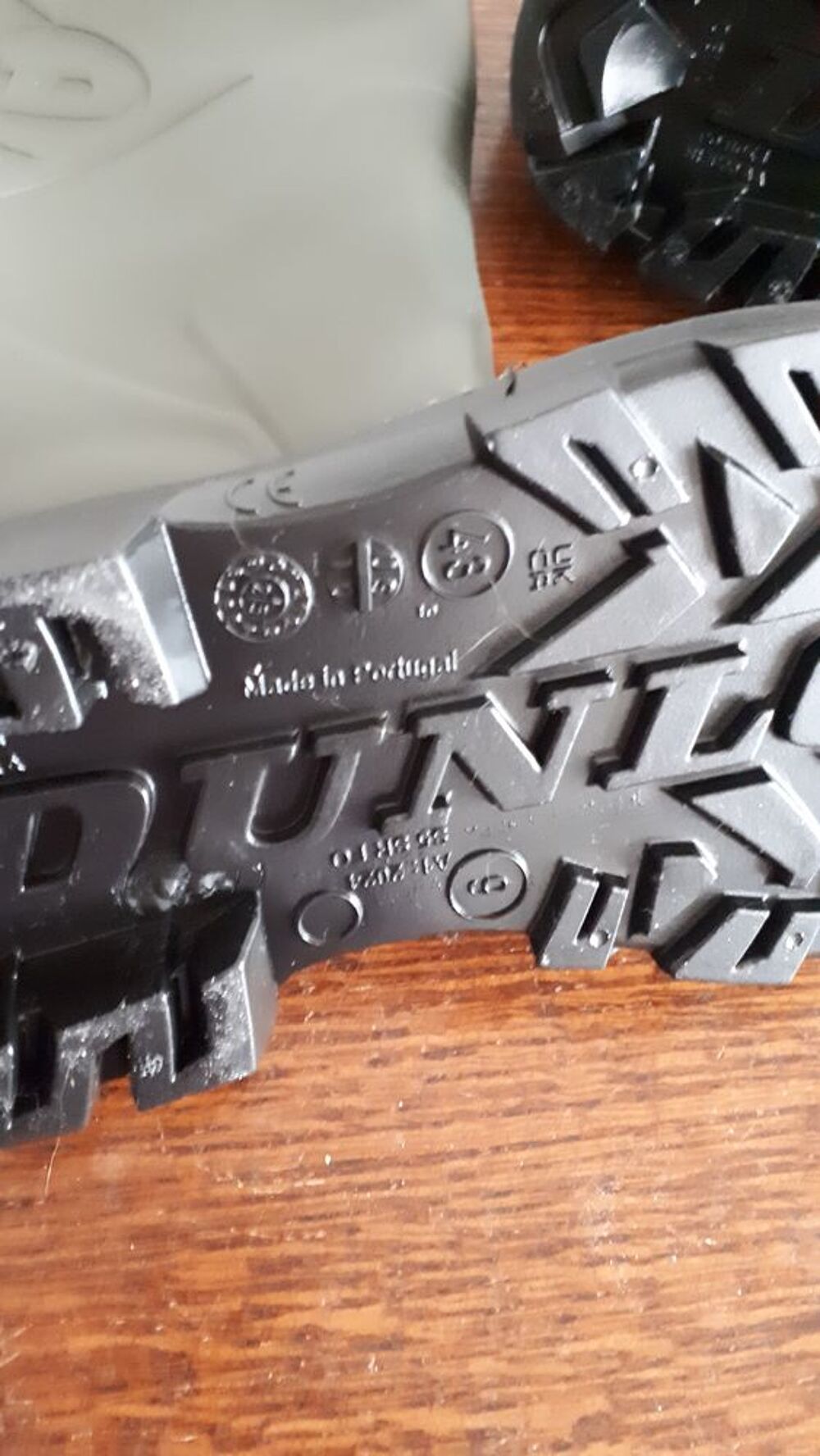 Bottes de s&eacute;curit&eacute; neuves Dunlop Chaussures