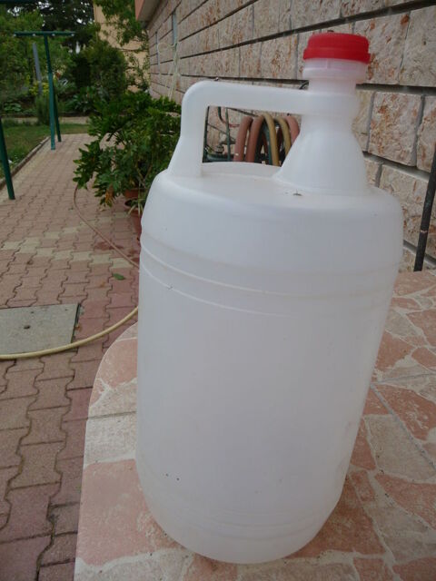 16 JERRICANES ALIMENTAIRES DE 5 L
3 Beynost (01)