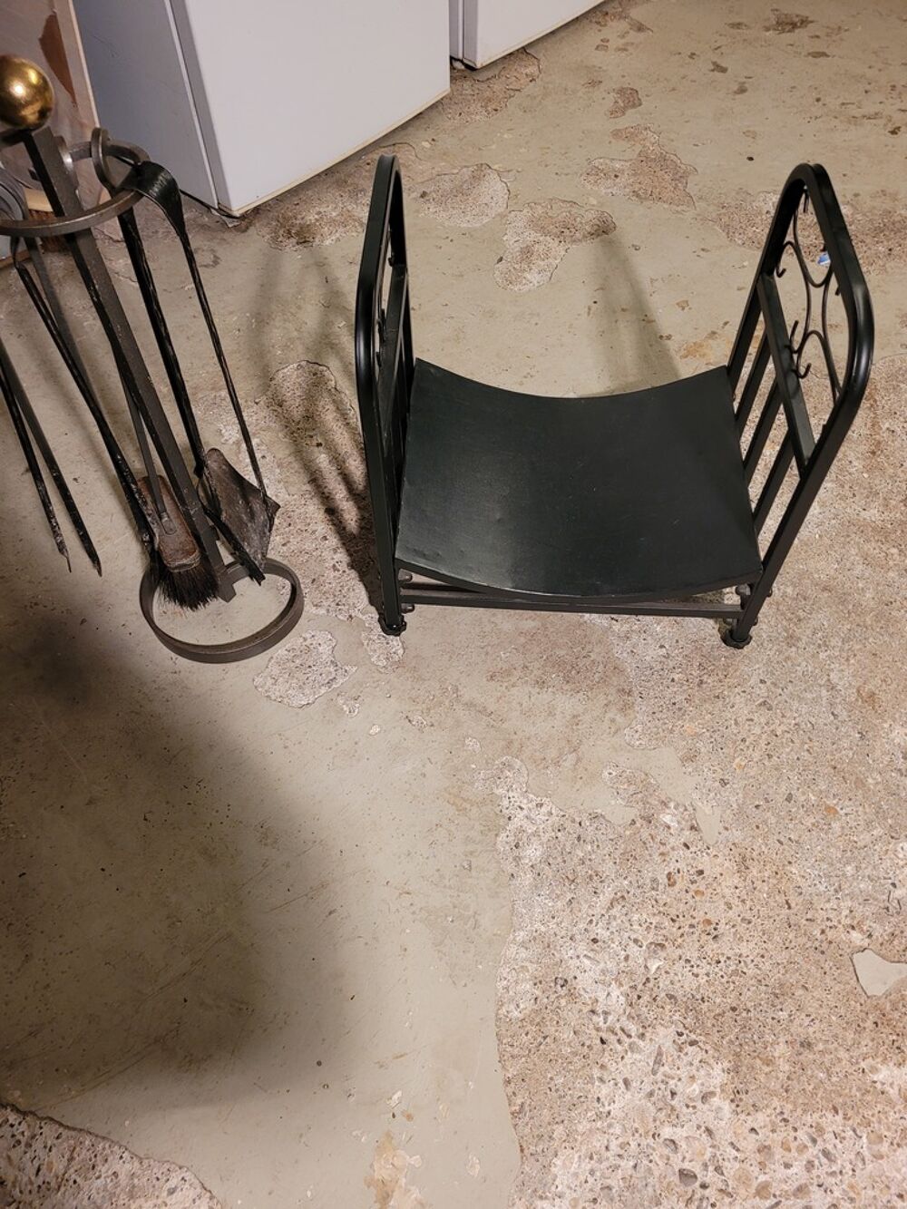 Porte buches m&eacute;tal noir Meubles