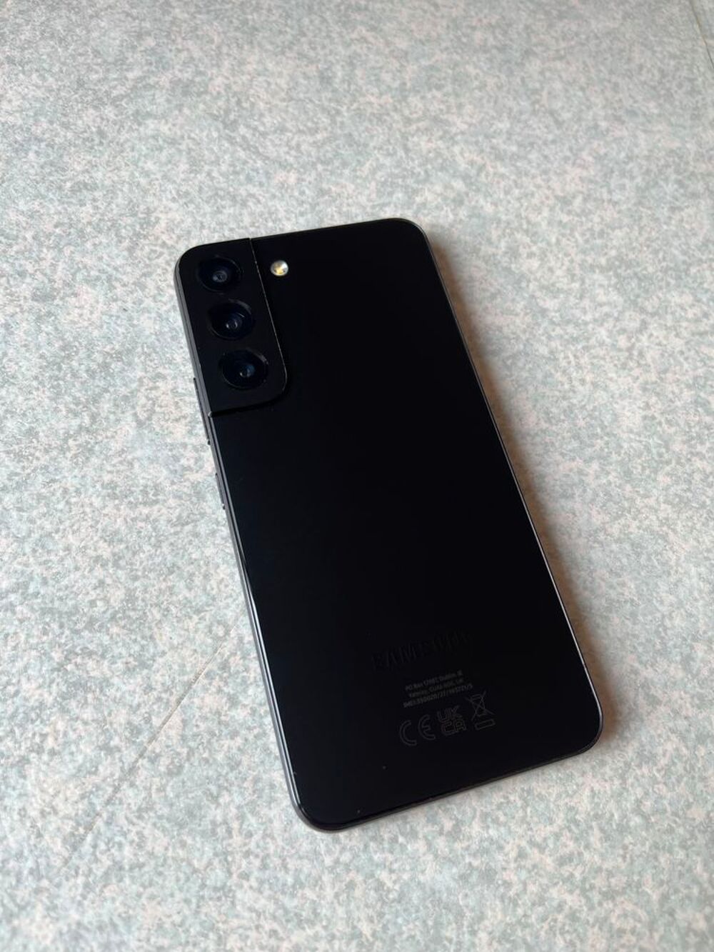 Samsung Galaxy S22 Noir €" Tr&egrave;s bon &eacute;tat €" Facture + accessoires Téléphones et tablettes