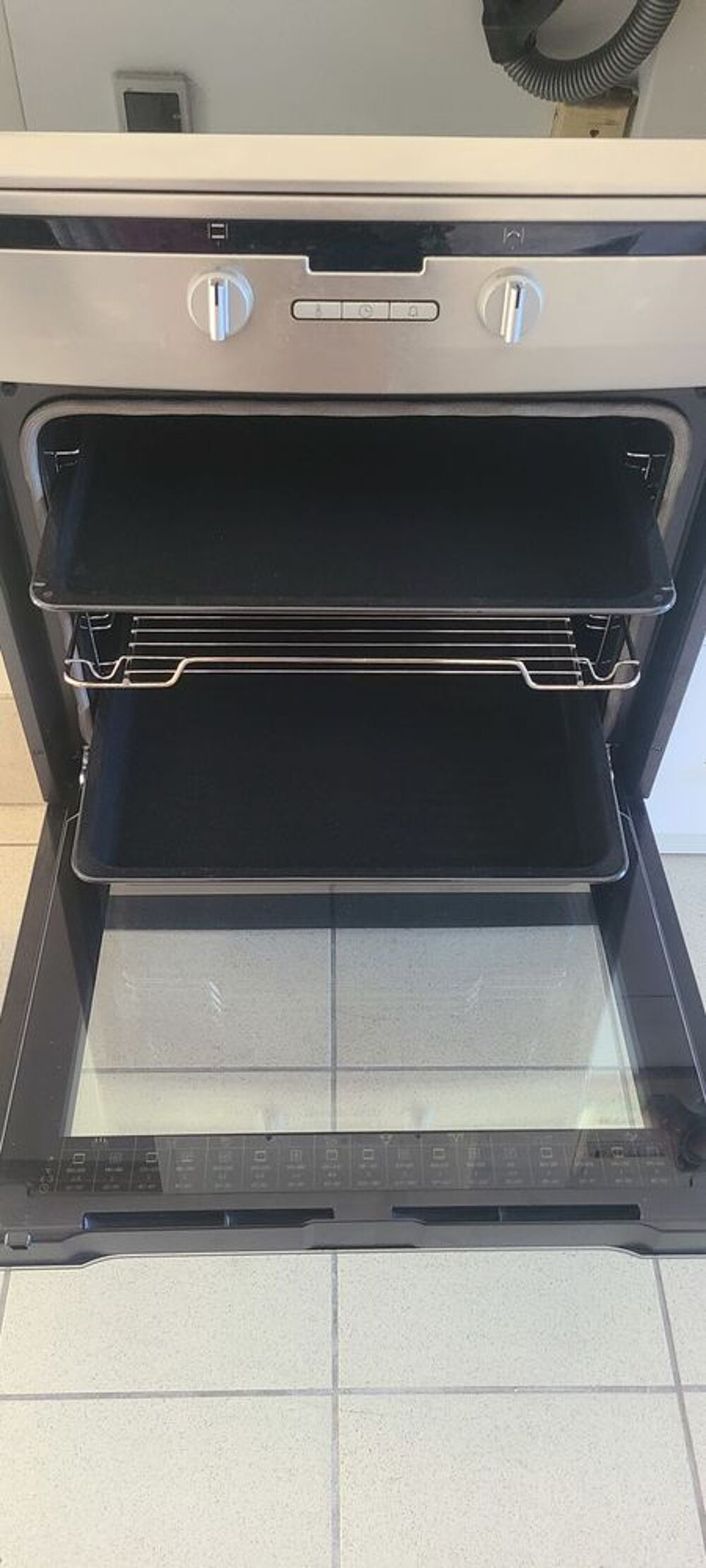 Cuisini&egrave;re &eacute;lectrique THOMSON. Electroménager