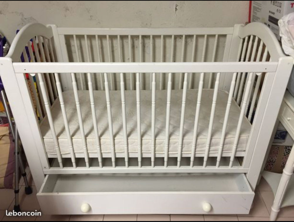 lit b&eacute;b&eacute; &agrave; barreau SAUTHON &eacute;volutif + matelas Mobilier enfants