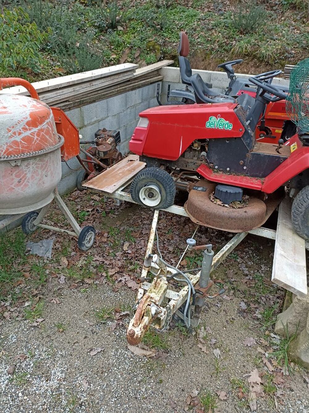 divers mat&eacute;riels pour jardin Jardin