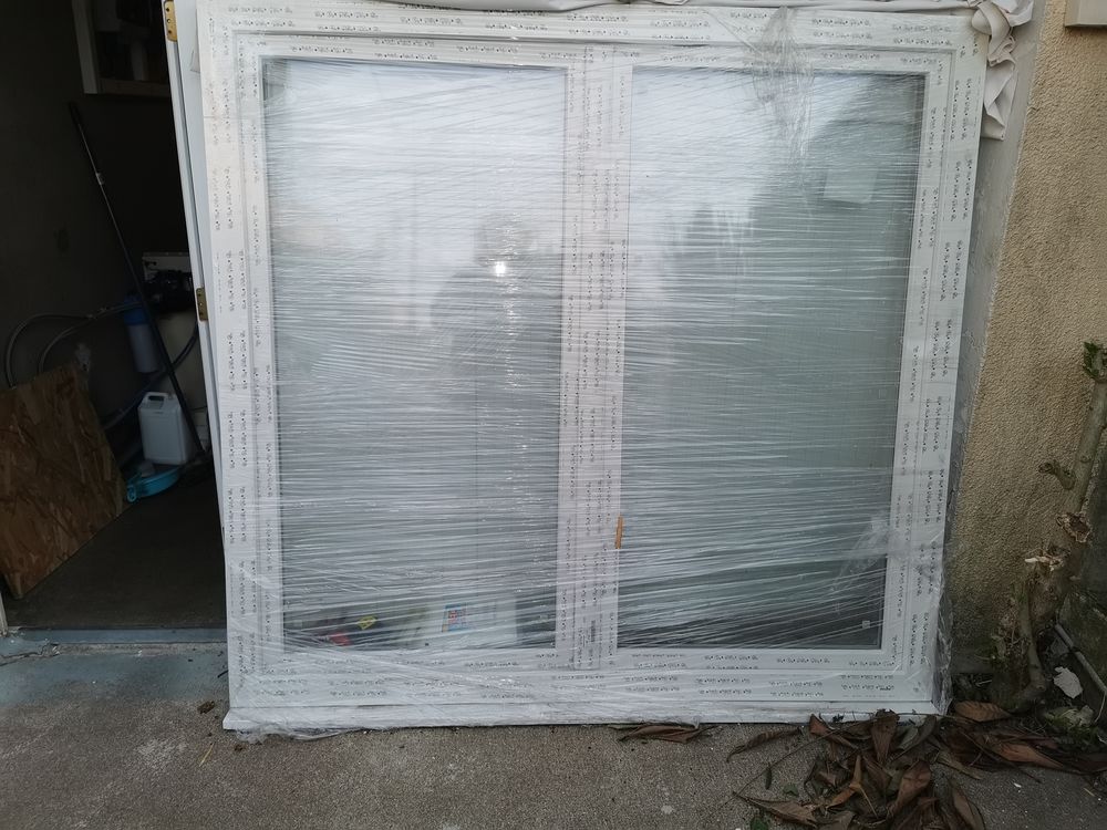 Fen&ecirc;tre PVC neuve double vitrage Bricolage