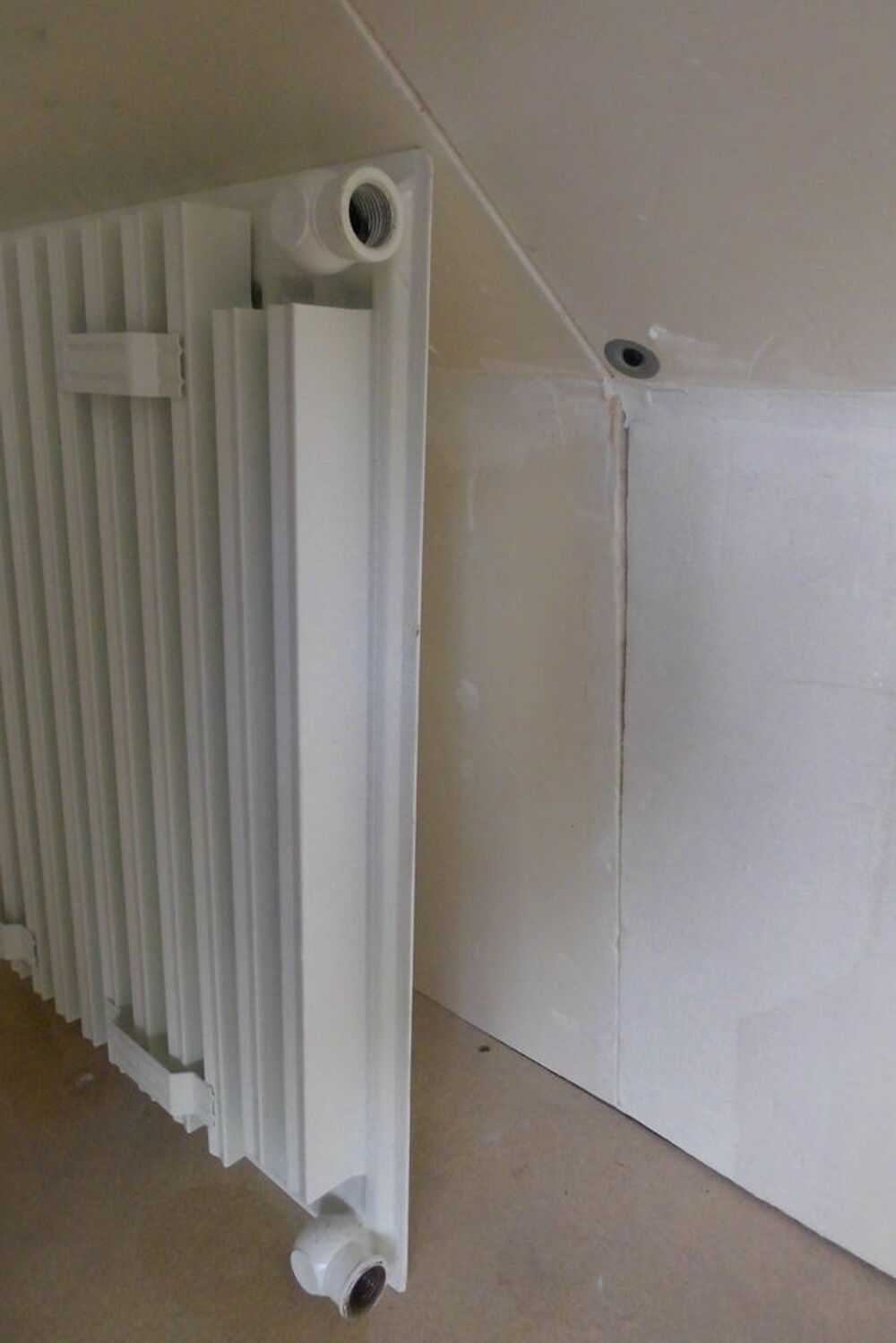 Radiateur en m&eacute;tal blanc Bricolage