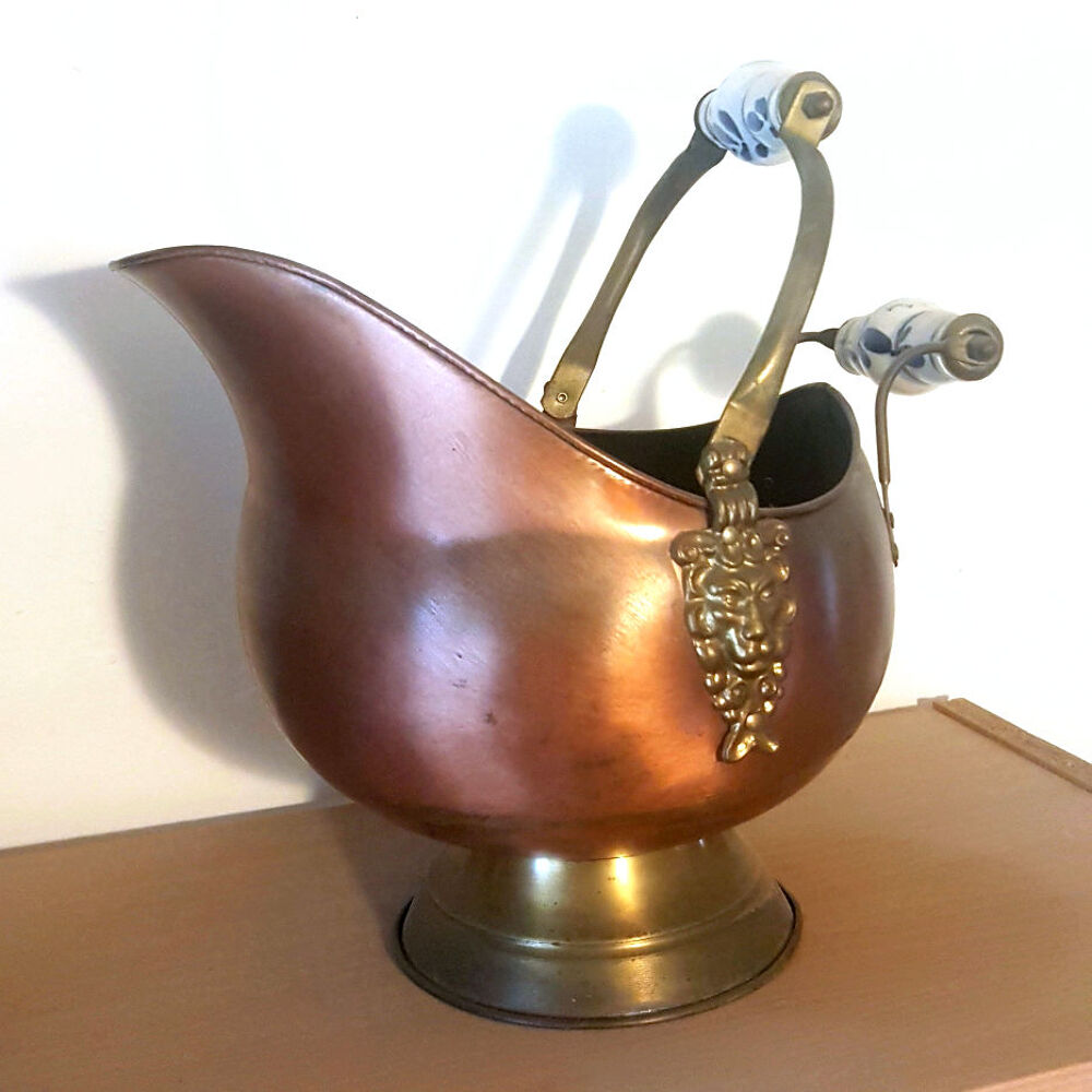 Ancien seau &agrave; charbon, vintage Décoration