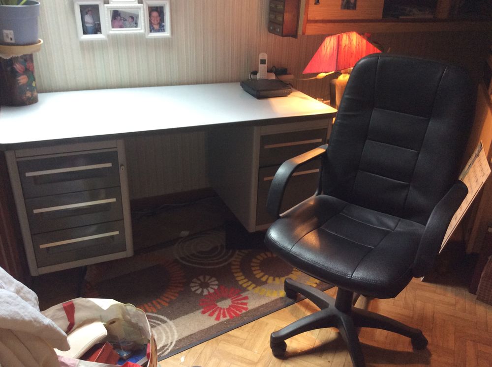 Bureau + chaise Meubles
