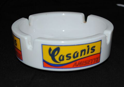 Cendrier CASANIS de BAR et d'EPOQUE 0 Saint-Pierre-de-B�uf (42)