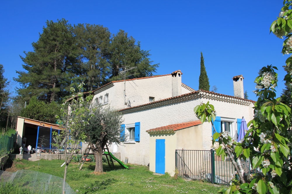 Vente Maison Villa avec piscine proche d'un supermarché à Laroque Laroque