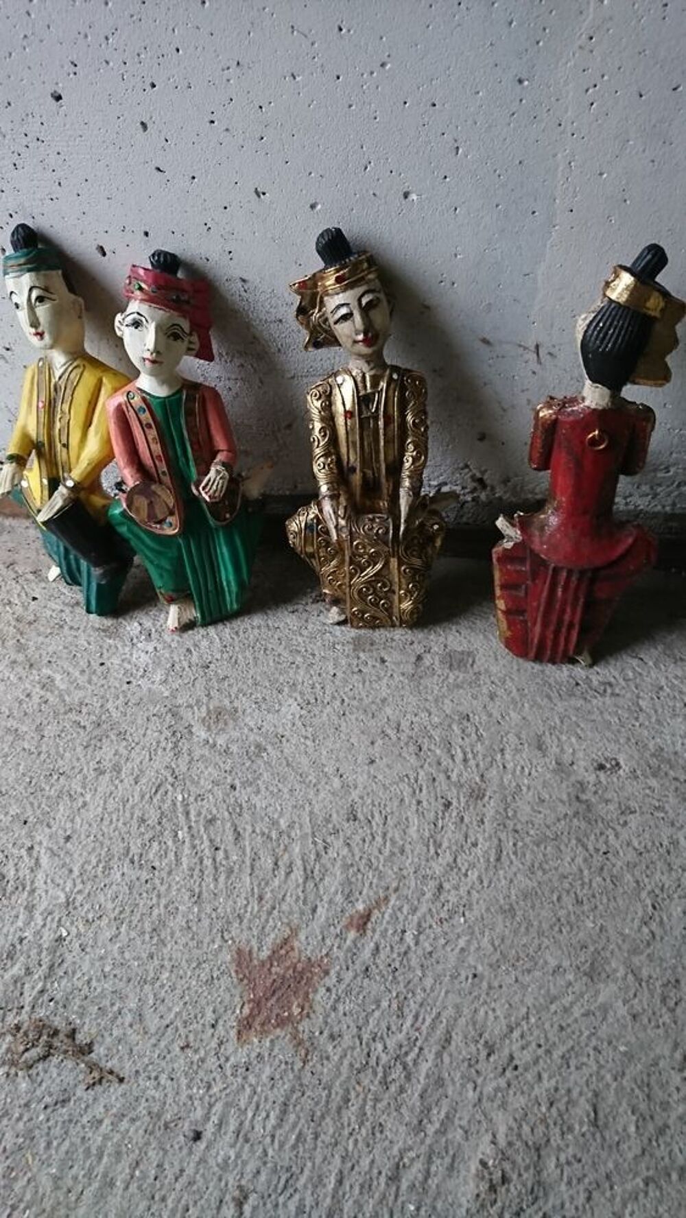 lot de 4 statuettes indon&eacute;sienne en bois peint Décoration