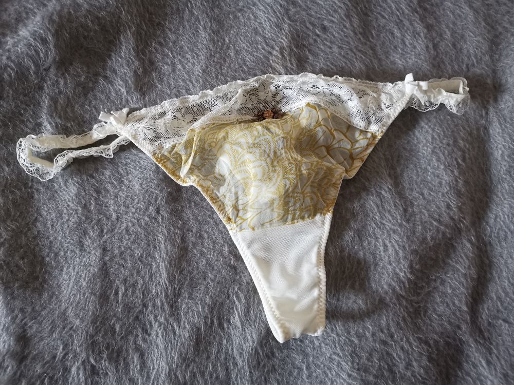 String beige, jaune &Eacute;tam, taille 36, neuve, jamais port&eacute; Vêtements