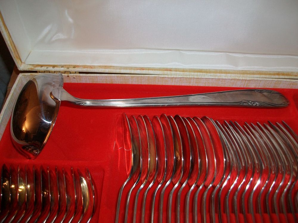 Coffrets M&eacute;nag&egrave;res 49 pi&egrave;ces en Inox - jamais servis Cuisine