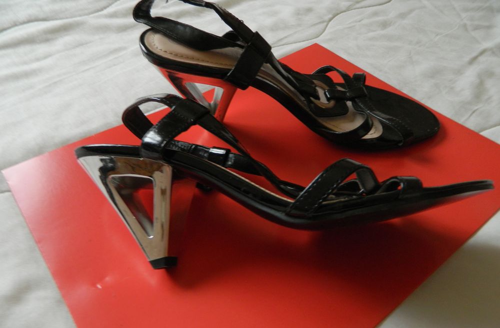 Sandales noires &agrave; talon marque In Extenso taille 37 Chaussures