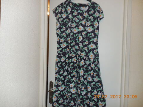 robe fleurie sans manches
5 Sète (34)