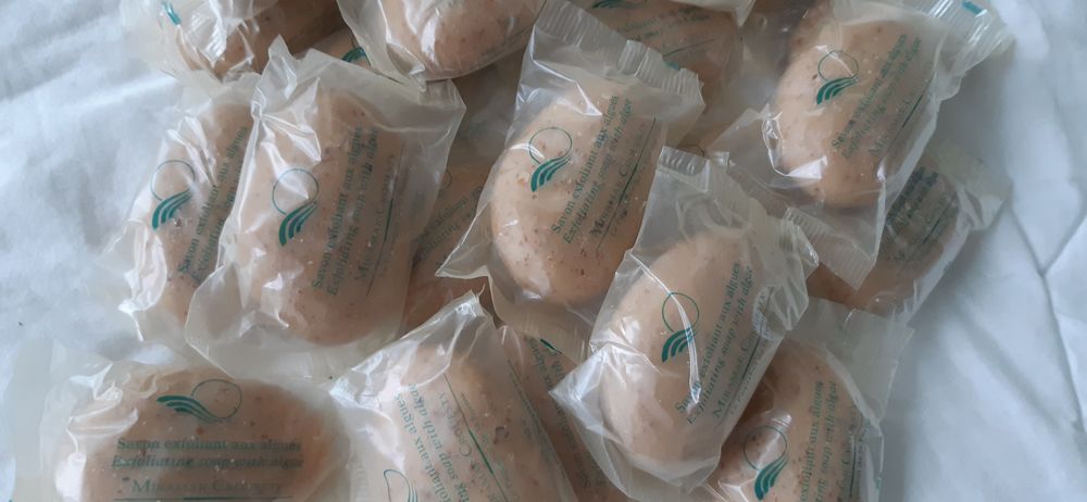 savon exfoliant aux algues forme galet - 50gr Puériculture