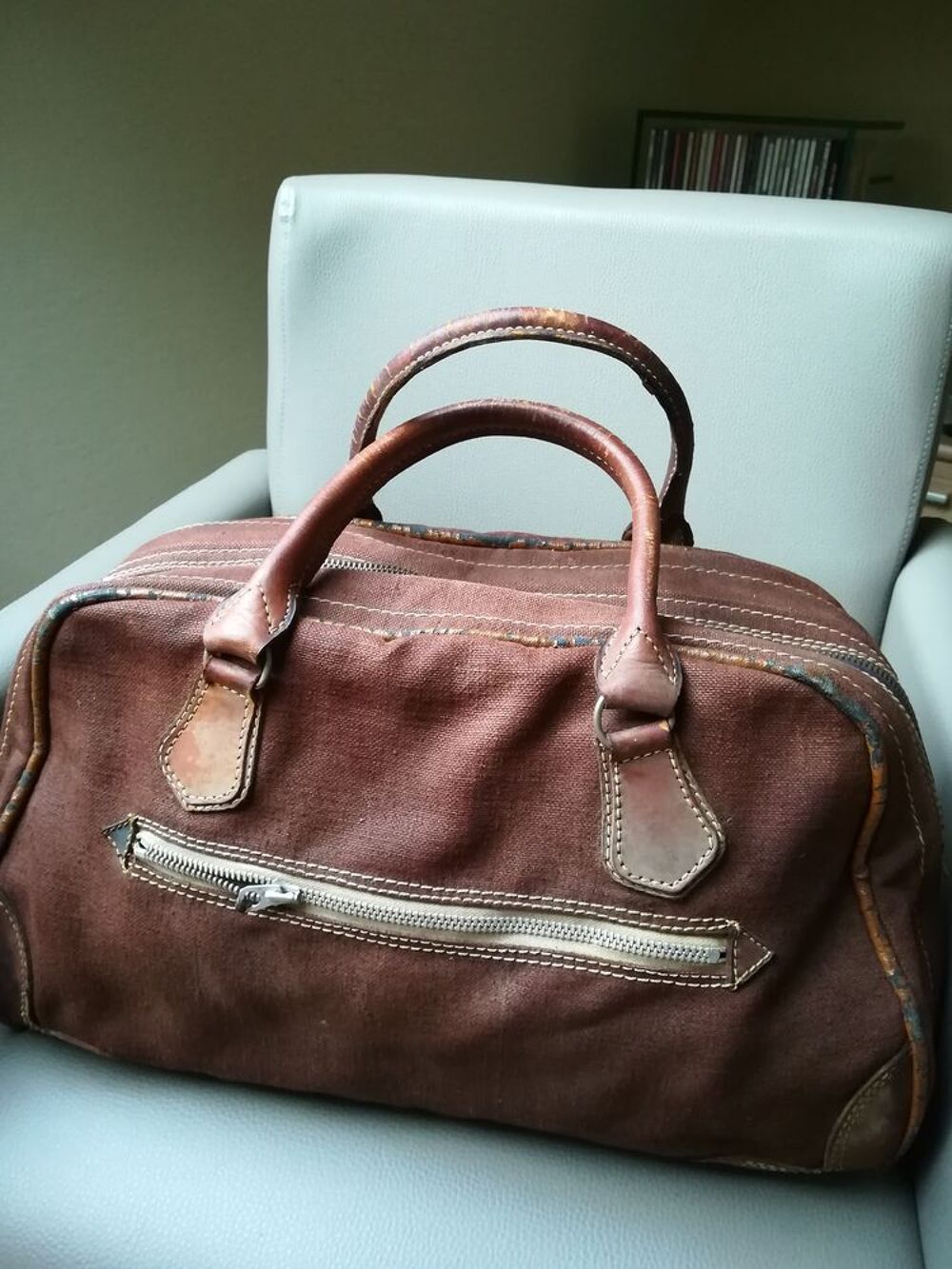 SAC VINTAGE EN TOILE
Maroquinerie