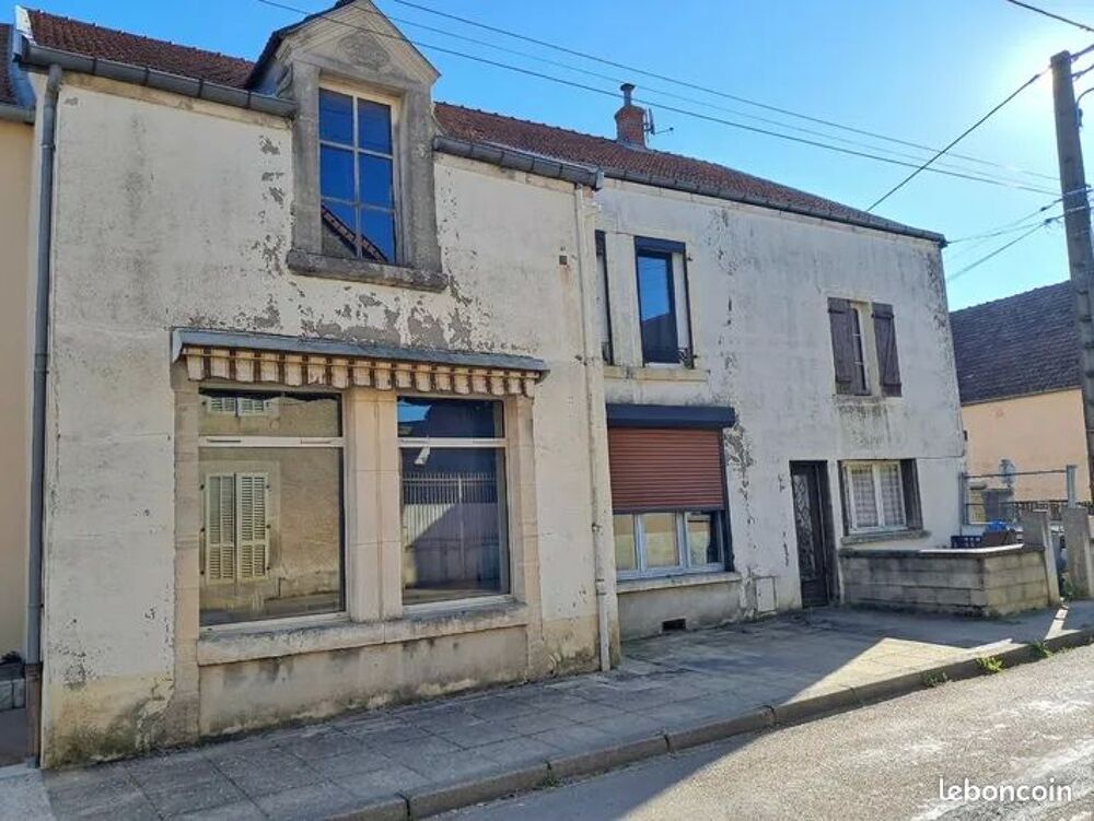 Maison 7 pièces 280 m² · à Bricon · 280 m² · 35 000 €