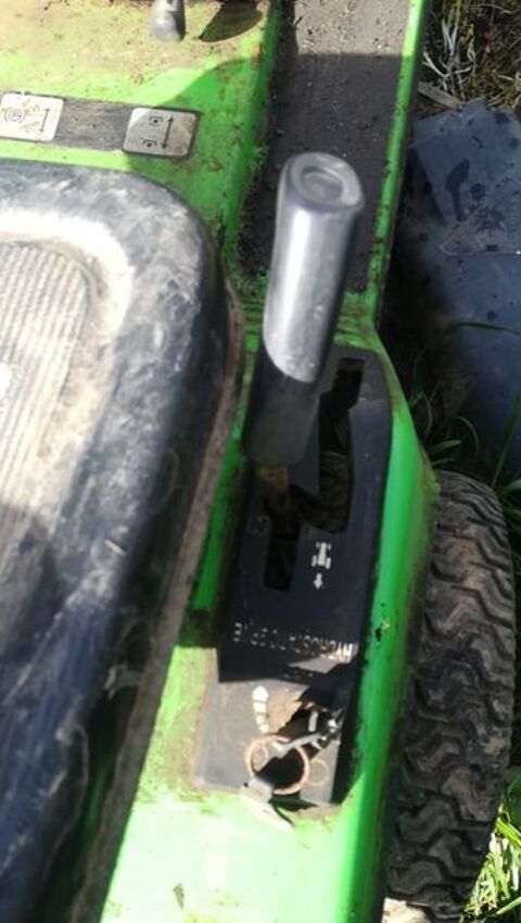 TRACTEUR TONDEUSE 10 Cl�der (29)