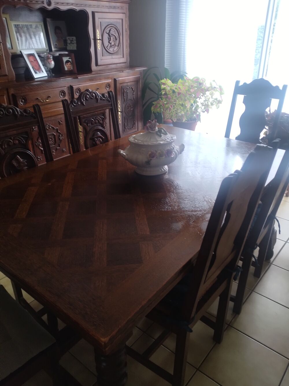 Salle a manger compl&egrave;te Meubles