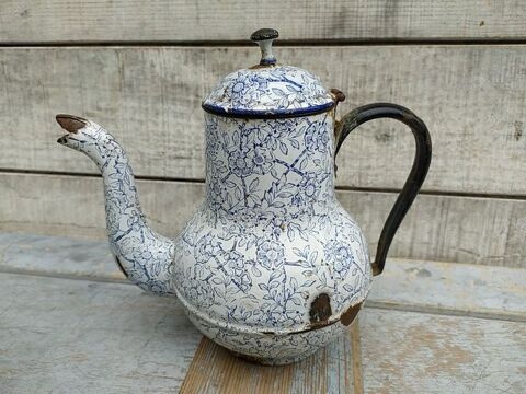 Ancienne Cafeti�re T�le �maill�e D�cor Fleurs Bleues
80 Loches (37)