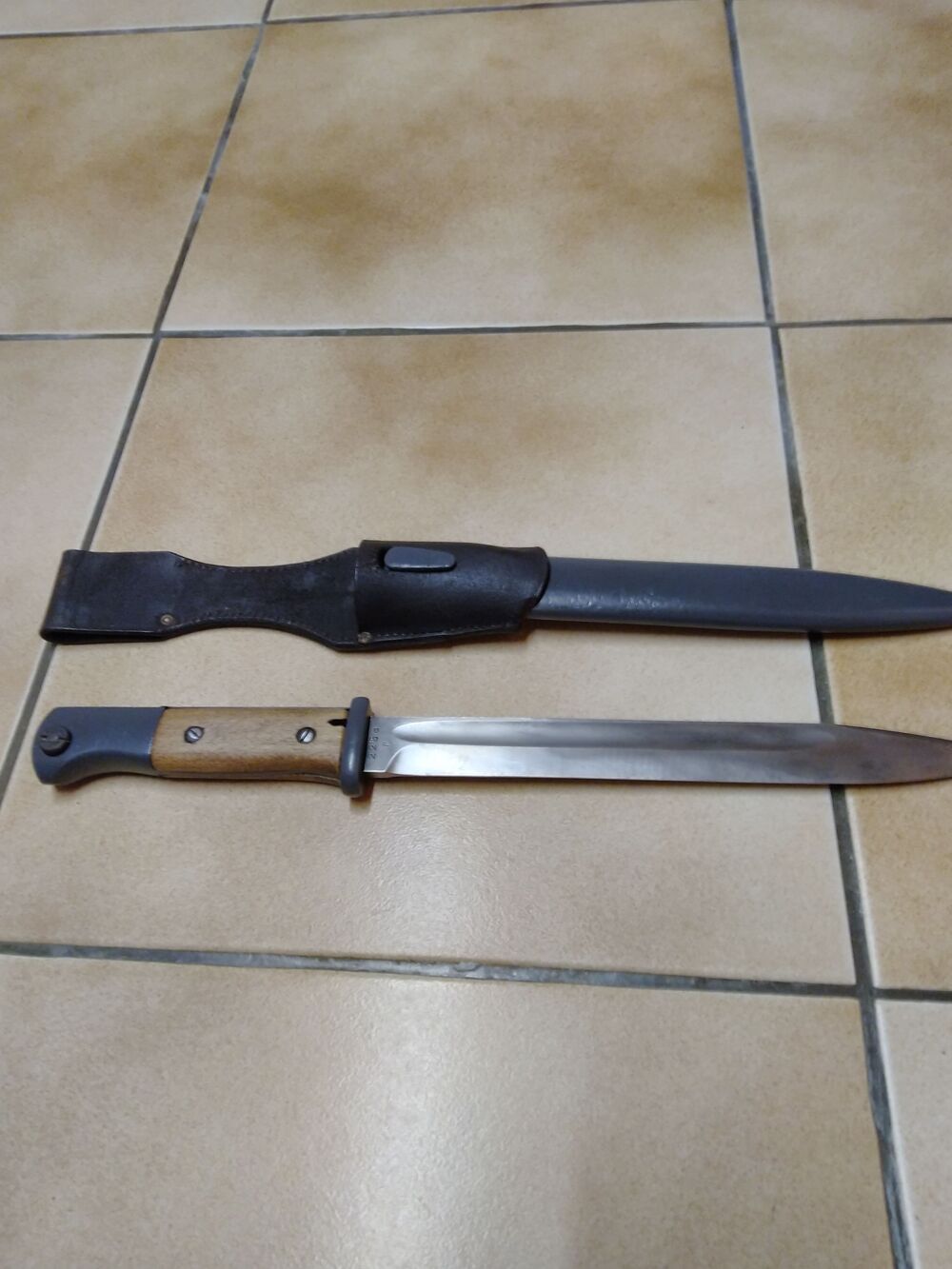 Ba&iuml;onette Mauser 98K et son etui 