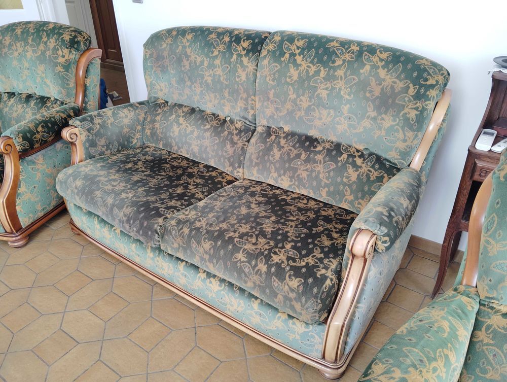 canap&eacute; et deux fauteuils Meubles