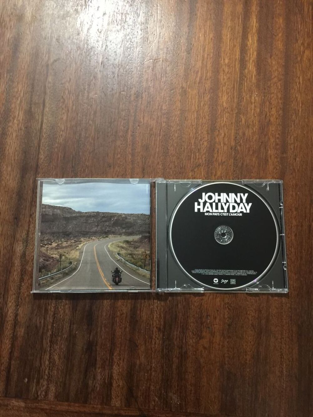 CD johnny Hallyday " Mon pays c' est l' amour " CD et vinyles