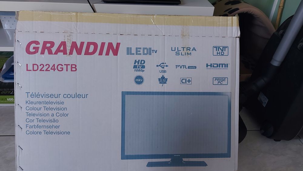 T&eacute;l&eacute;vision et son Terminal de r&eacute;ception TNT Photos/Video/TV