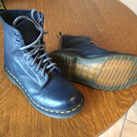 Doc Martins 36 bleu marine
50 Tourlaville (50)