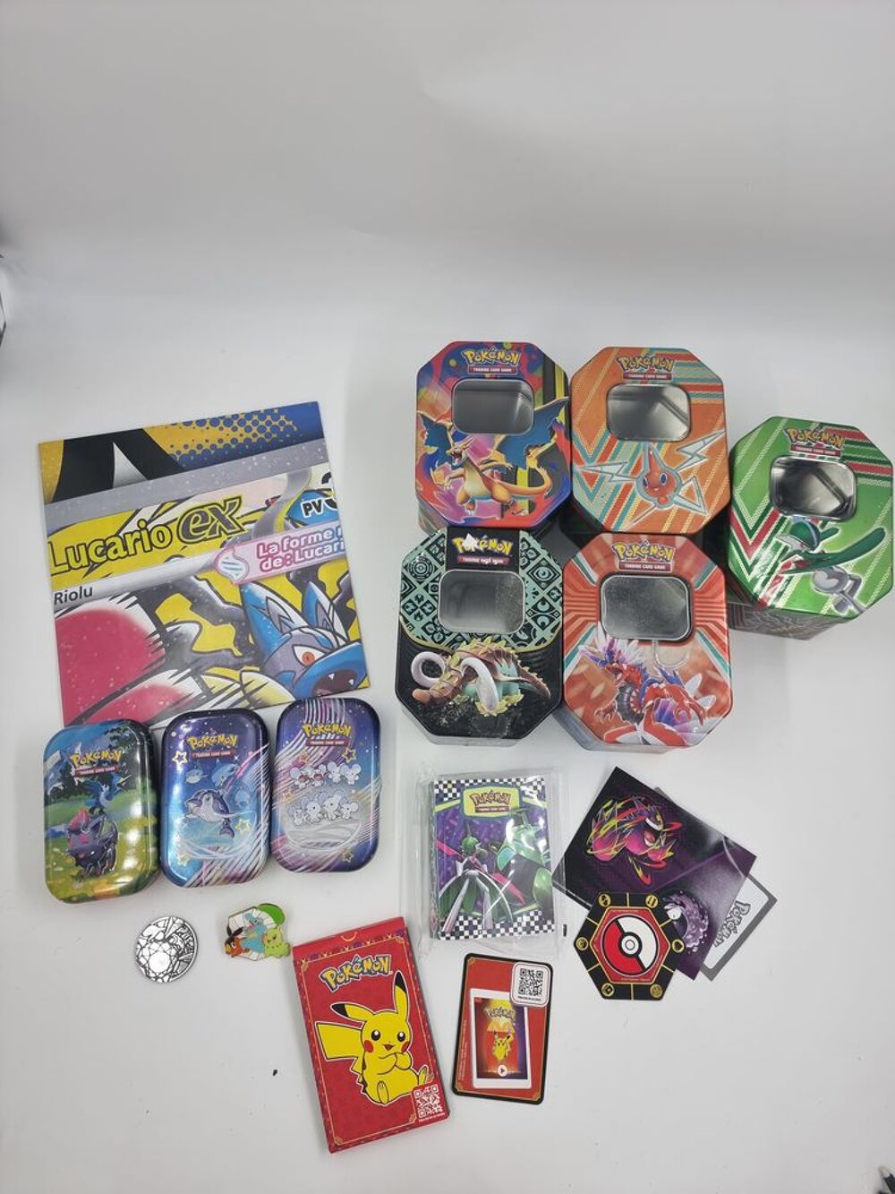 Lot de 5 Pok&eacute;box (pour carte Pok&eacute;mon) avec 1 Poster, 1 Pin's 