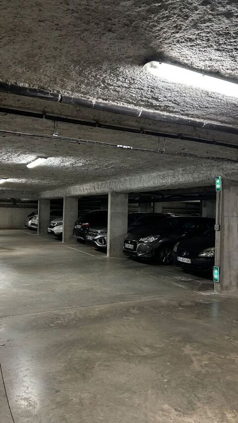  Parking / Garage  louer 12 m
