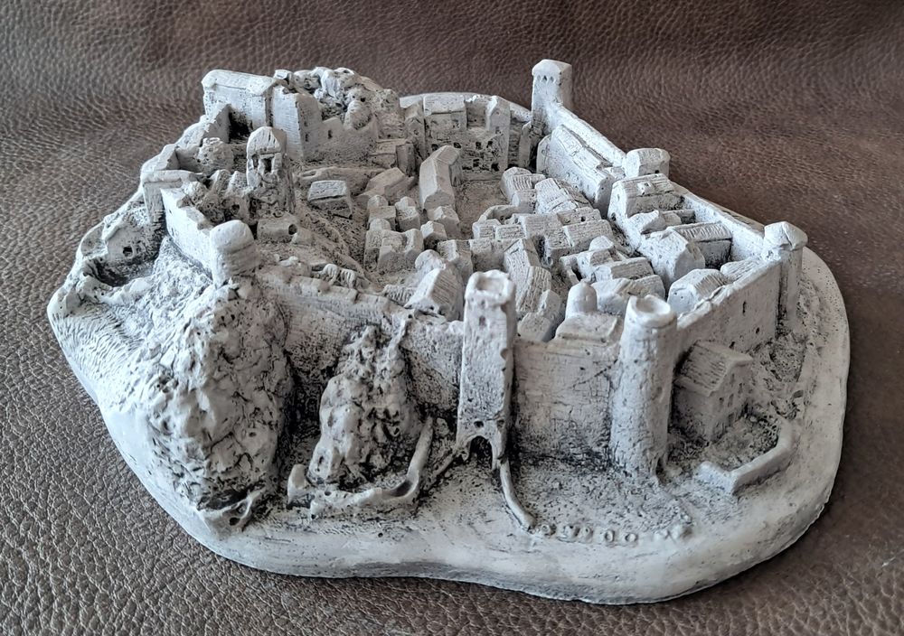 maquette en pl&acirc;tre moul&eacute; La Couvertoirade Aveyron 