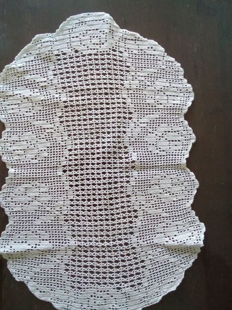 Beau napperon 9 Toulon (83)