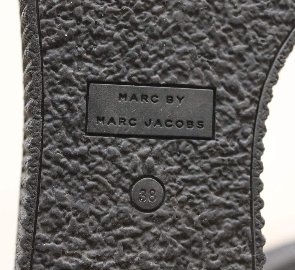 Derbies cuir noir creepers MARC JACOBS T.38 Fr
Chaussures