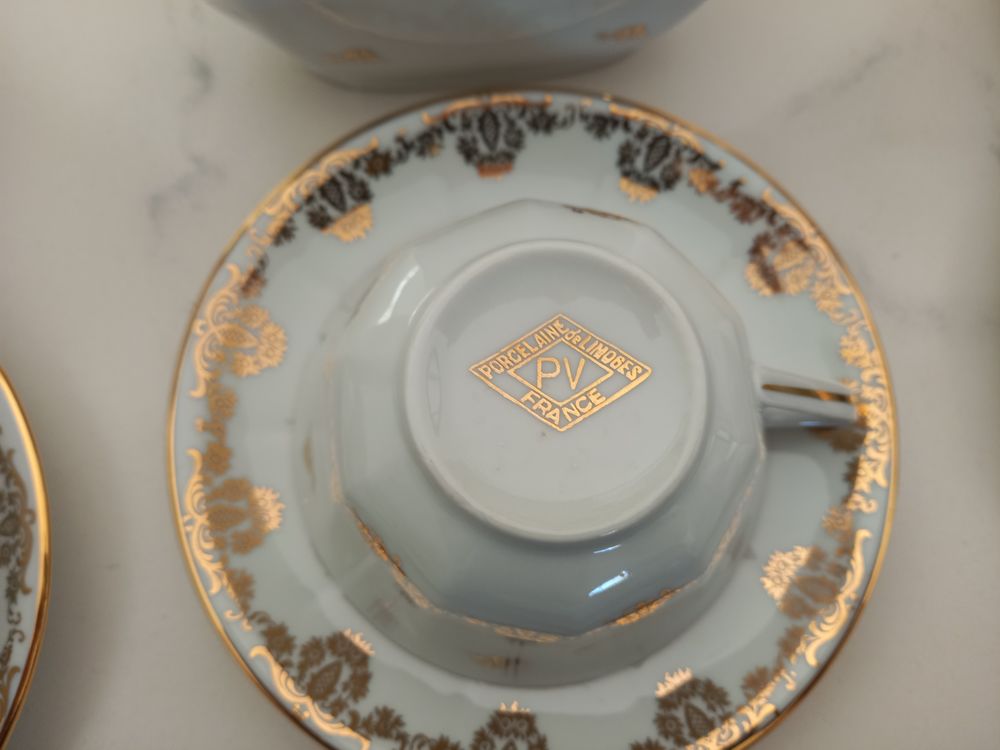 Service &agrave; caf&eacute;/th&eacute; en porcelaine de Limoges Décoration