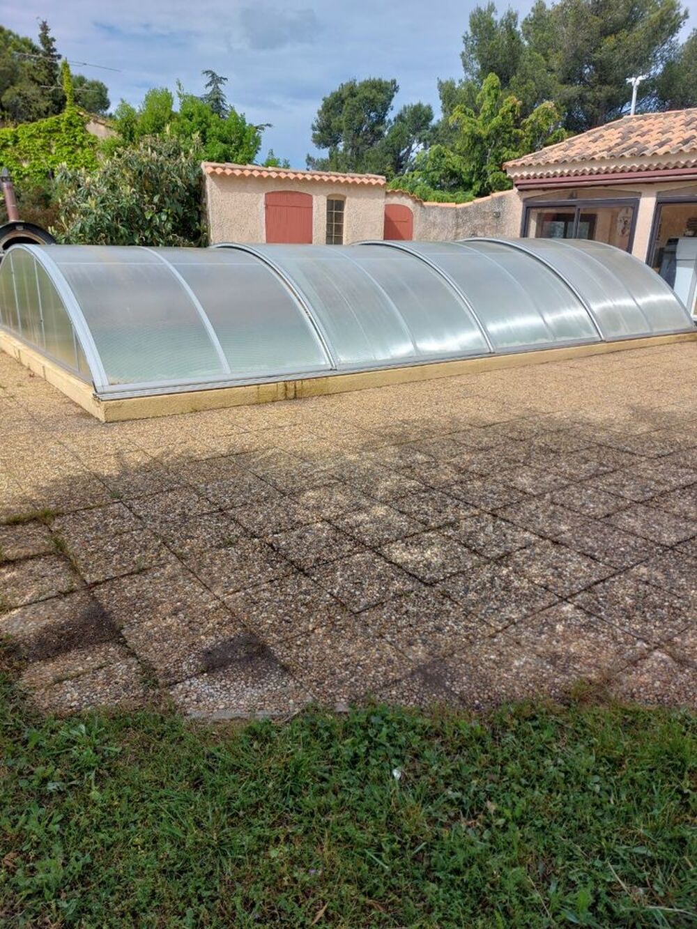 couverture de piscine ou serre de jardin Jardin