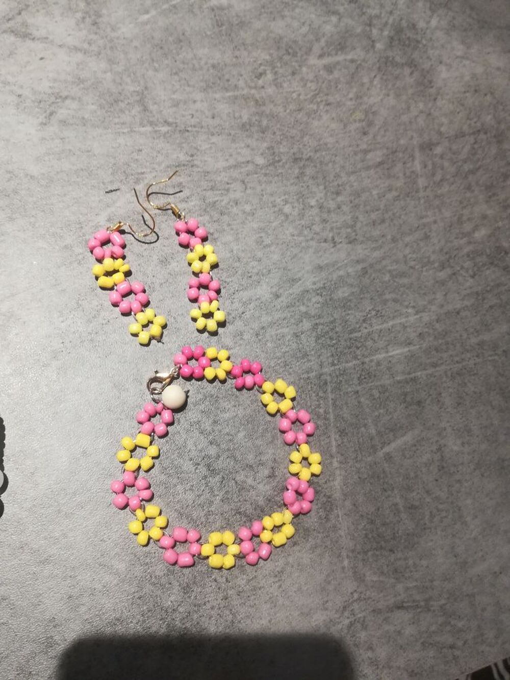 Parure bracelet boucle d'oreille Bijoux et montres