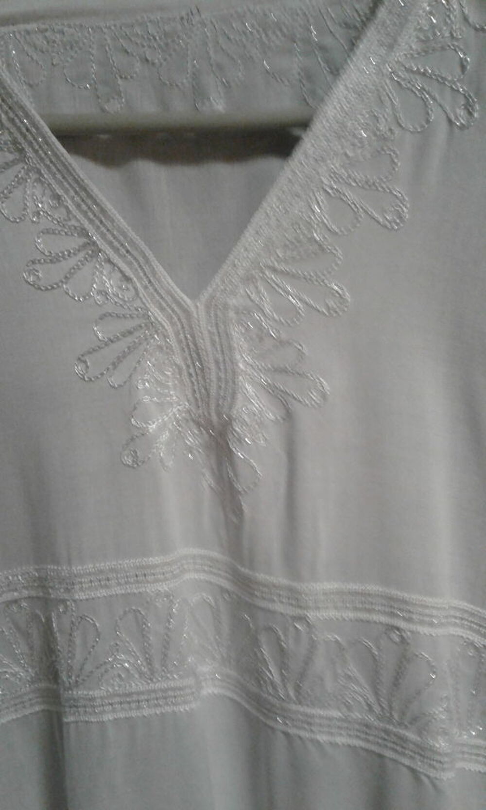 Top Blanc NEUF T:46 brod&eacute; Vêtements