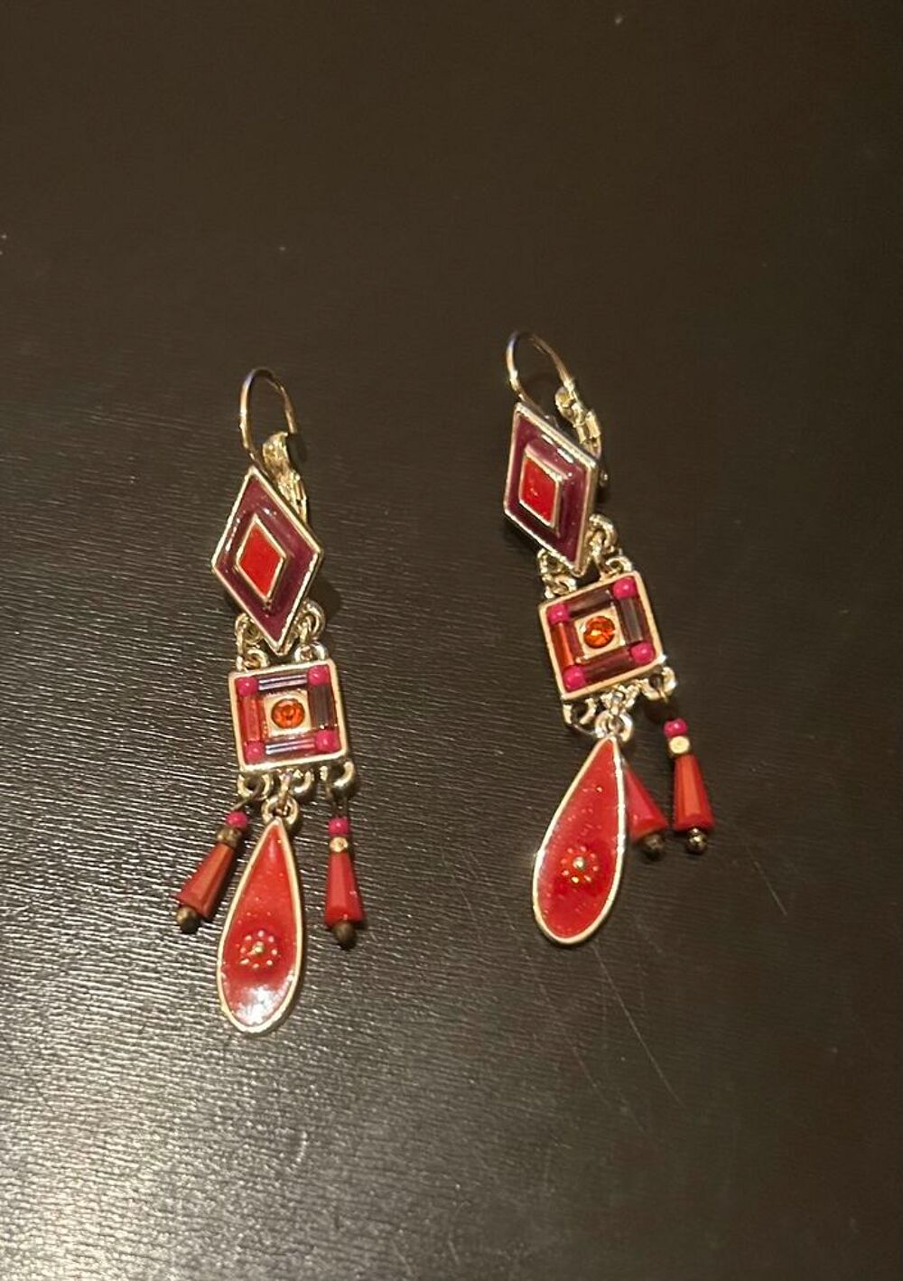 paires de Boucles d'oreilles fantaisie Bijoux et montres